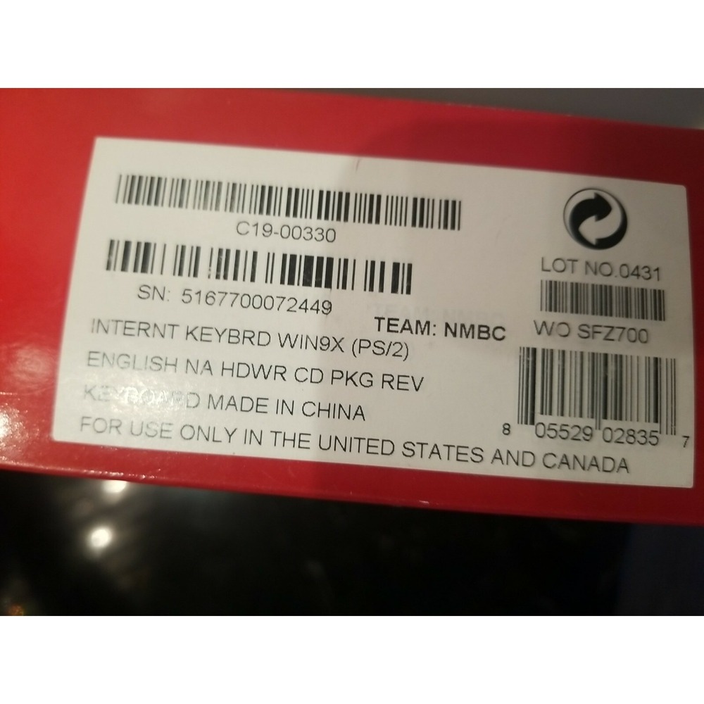 MICROSOFT INTERNET KEYBOARD C19-00330 PS2 w/DETACHABLE PALM REST - Picture 3 of 3